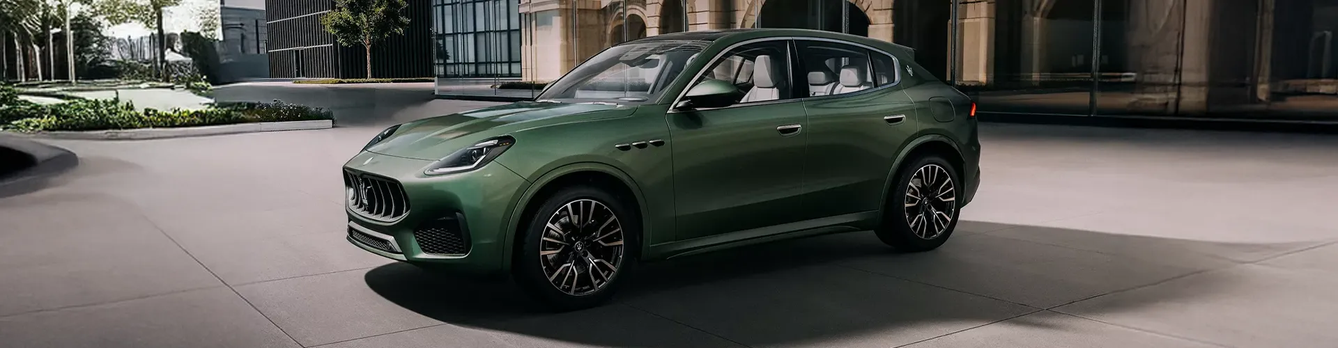Maserati Grecale vs. Porsche Macan hero